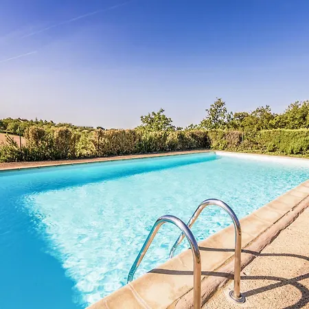 Holiday Home In Salignac With Pool, Cleaning Included Ferienhaus Salignac Eyvigues